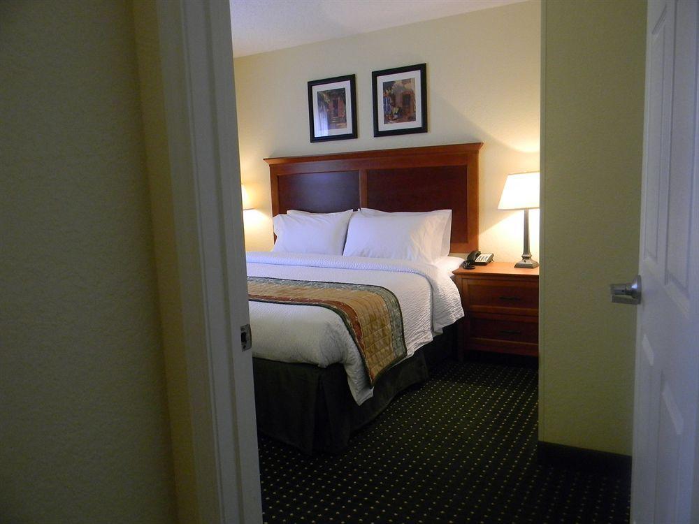 Towneplace Suites By Marriott Clinton At Joint Base Andrews Ngoại thất bức ảnh